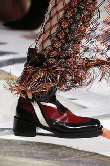 Details Christian Dior , Details Dior Fall 2018 Ready-to-Wear , Детали показа Кристиан Диор , Детали показа Диор осень зима 2018 , Fashion show , неделя моды в Париже , PFW , Мария Грация Кьюри , Mainstyles